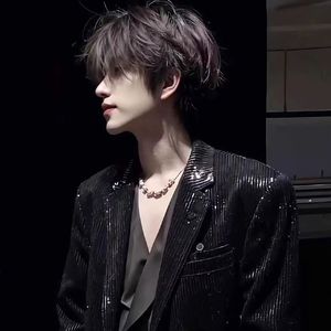 两峰夹小溪地湿又无泥的用法
